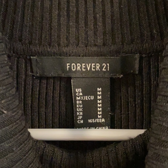 ❗️BOGO❗️Black Turtleneck - Picture 9 of 9